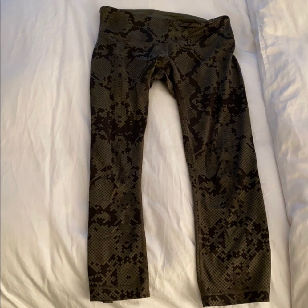 Lululemon Cropped Wunder Under